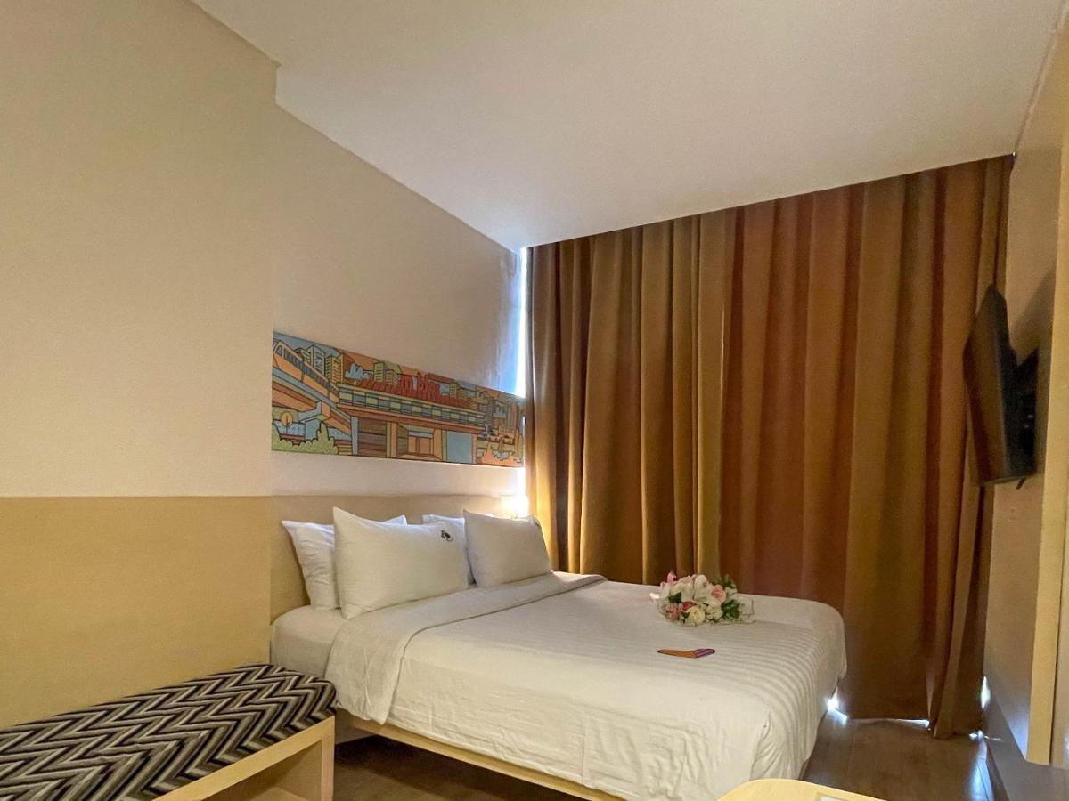 Maxone Premier Melawai Hotel Джакарта Екстериор снимка