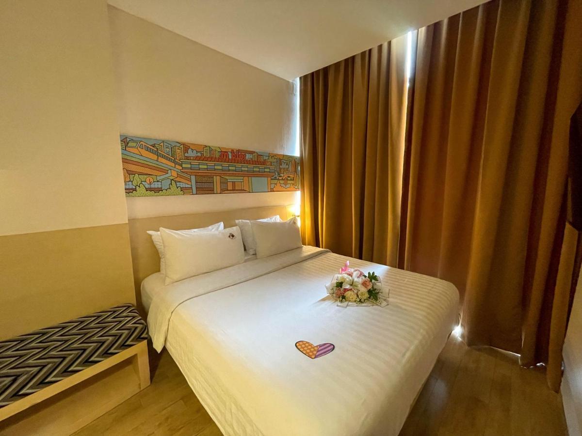 Maxone Premier Melawai Hotel Джакарта Стая снимка
