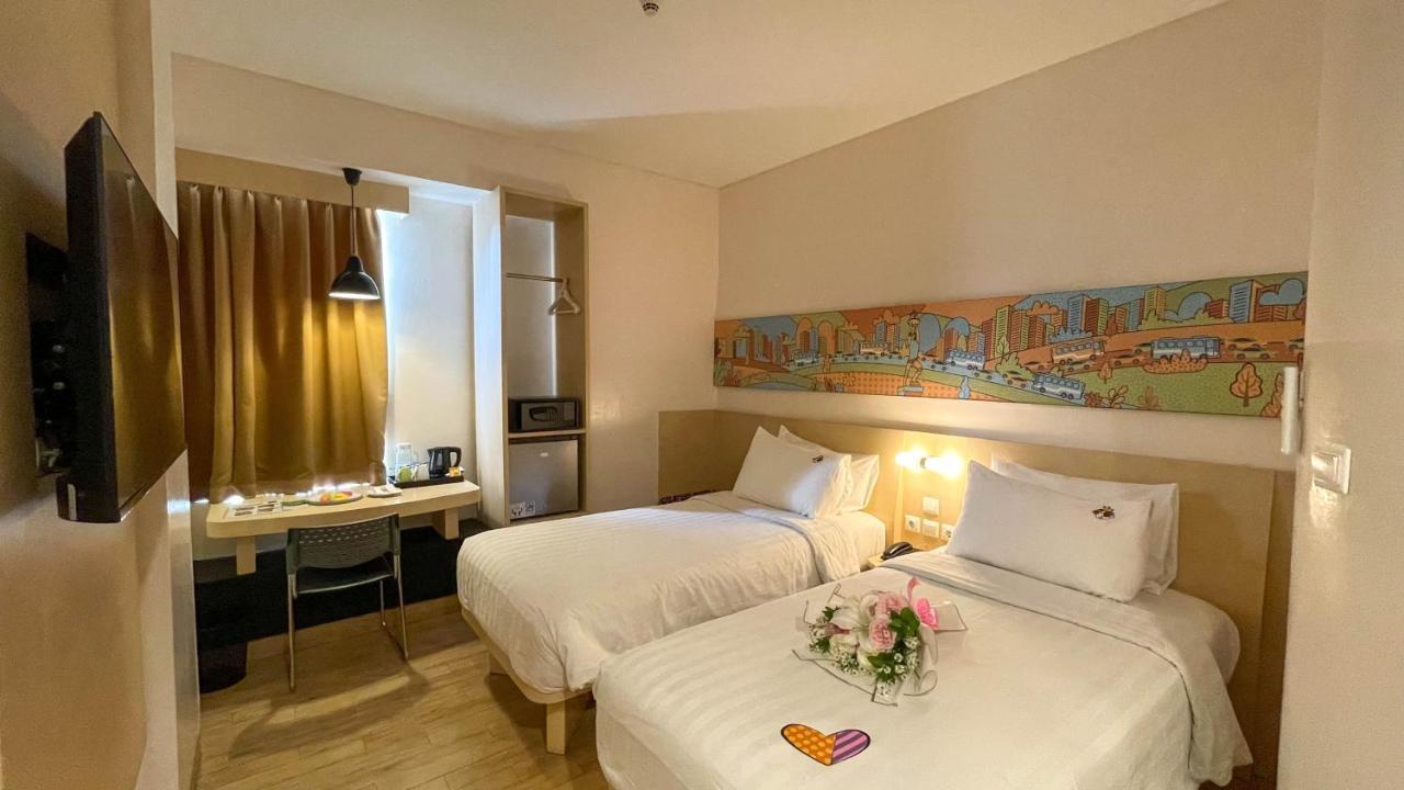 Maxone Premier Melawai Hotel Джакарта Екстериор снимка
