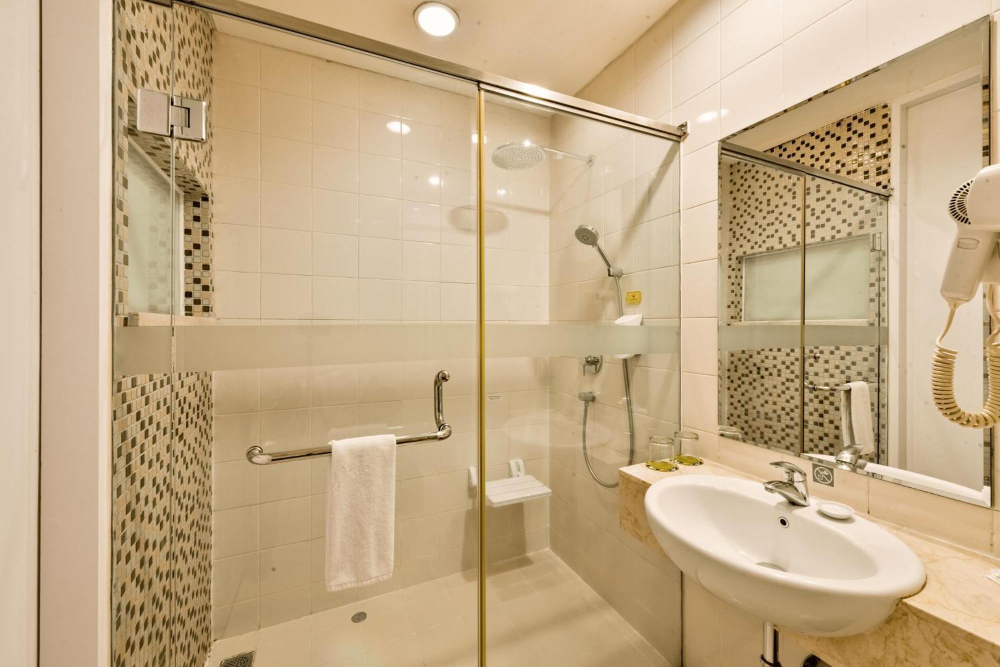 Maxone Premier Melawai Hotel Джакарта Екстериор снимка